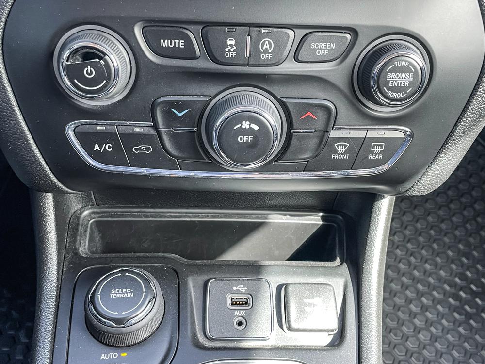 Jeep Cherokee North 2019 d’occasion à vendre - 23