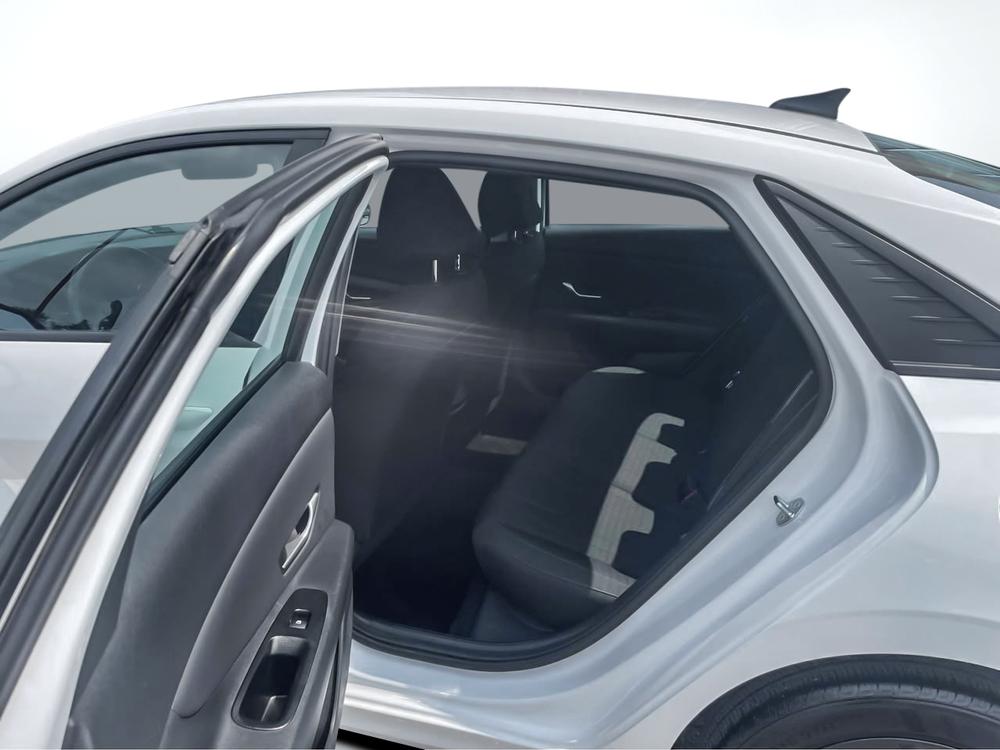 Hyundai Elantra PREFERRED 2023 d’occasion à vendre - 12