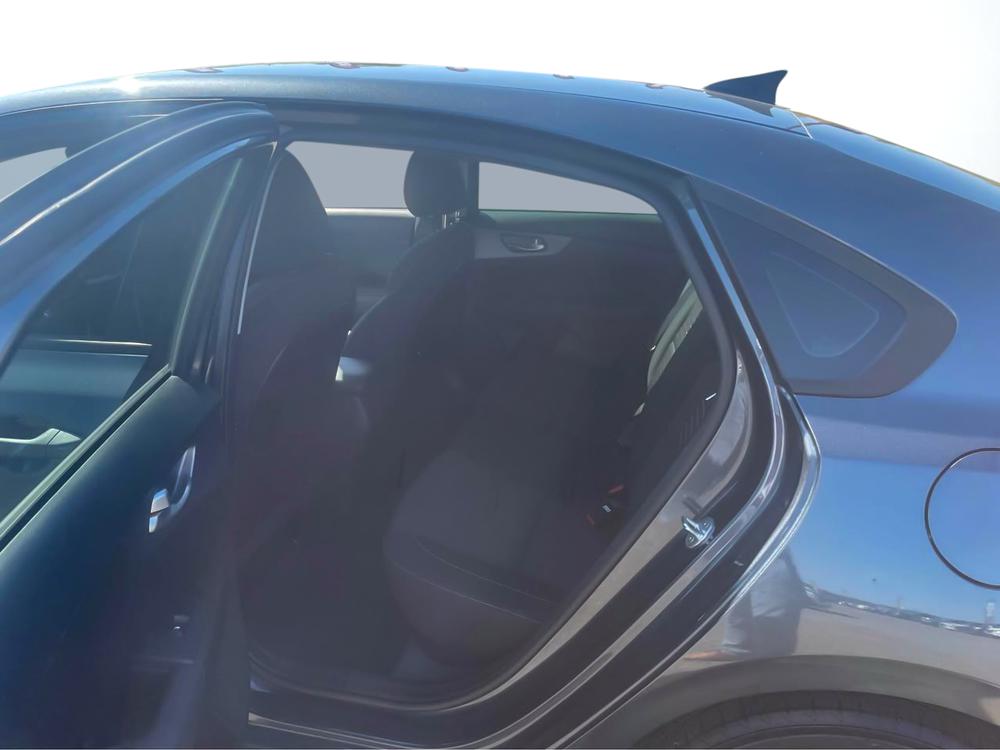 Kia Forte LX MANUELLE 2021 d’occasion à vendre - 12
