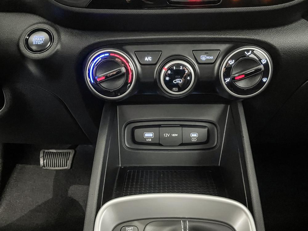 Hyundai Venue PREFERRED TWO TONE 2025 d’occasion à vendre - 26