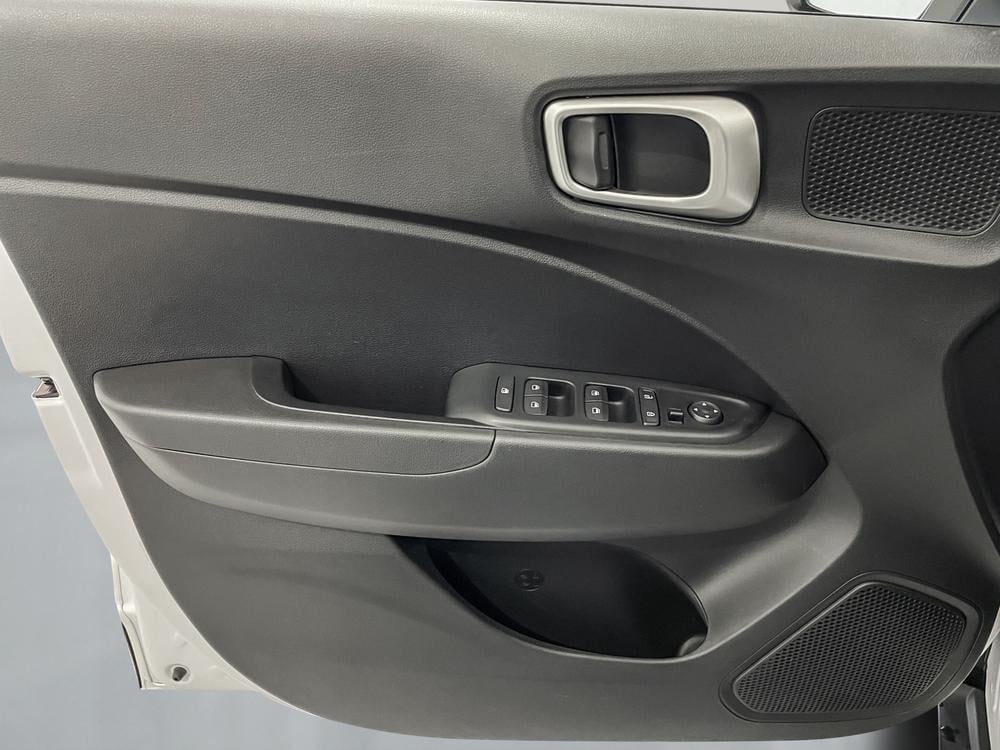 Hyundai Venue PREFERRED TWO TONE 2025 d’occasion à vendre - 12