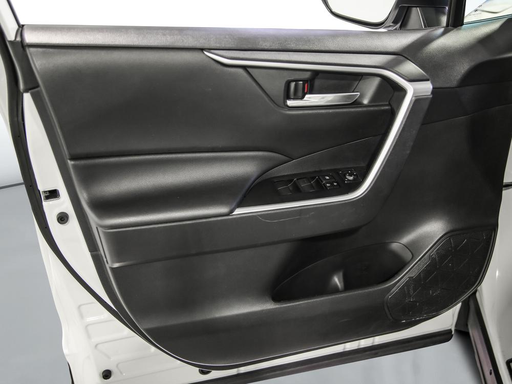 Toyota RAV4 XLE 2021 d’occasion à vendre - 16