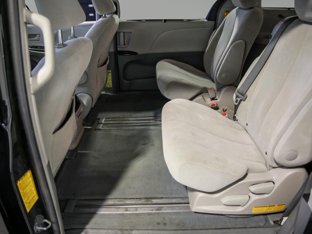 Toyota Sienna LE 2014 d’occasion à vendre - 33