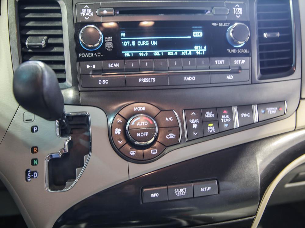 Toyota Sienna LE 2014 d’occasion à vendre - 30