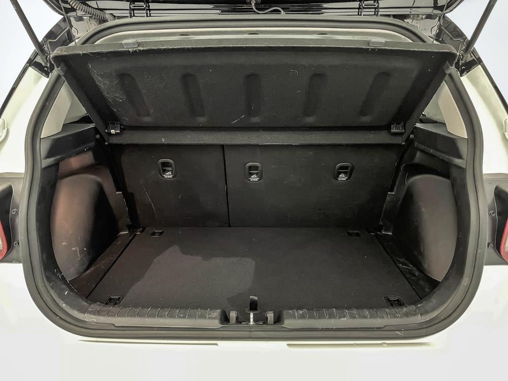 Hyundai Venue Essential / toit noir 2023 d’occasion à vendre - 27