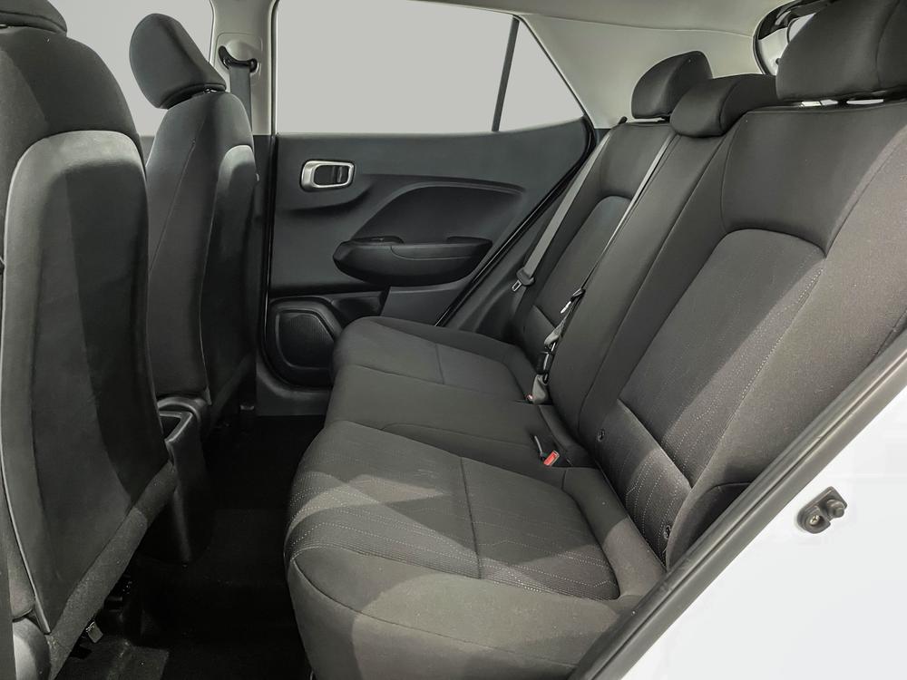 Hyundai Venue Essential / toit noir 2023 d’occasion à vendre - 26