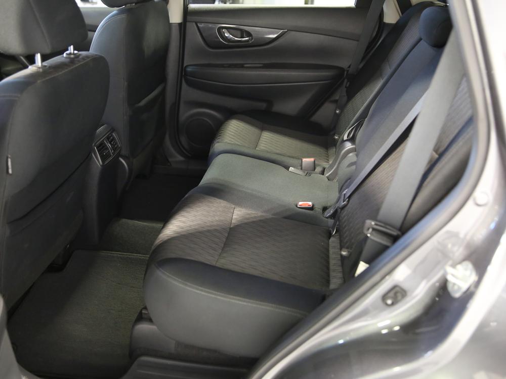 Nissan Rogue SV 2018 d’occasion à vendre - 32
