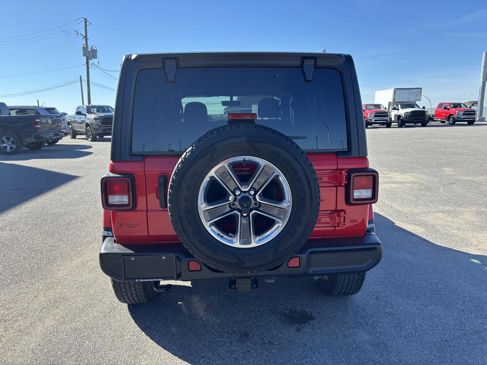 Jeep Wrangler SAHARA UNLIMITED 2023 d’occasion à vendre - 8