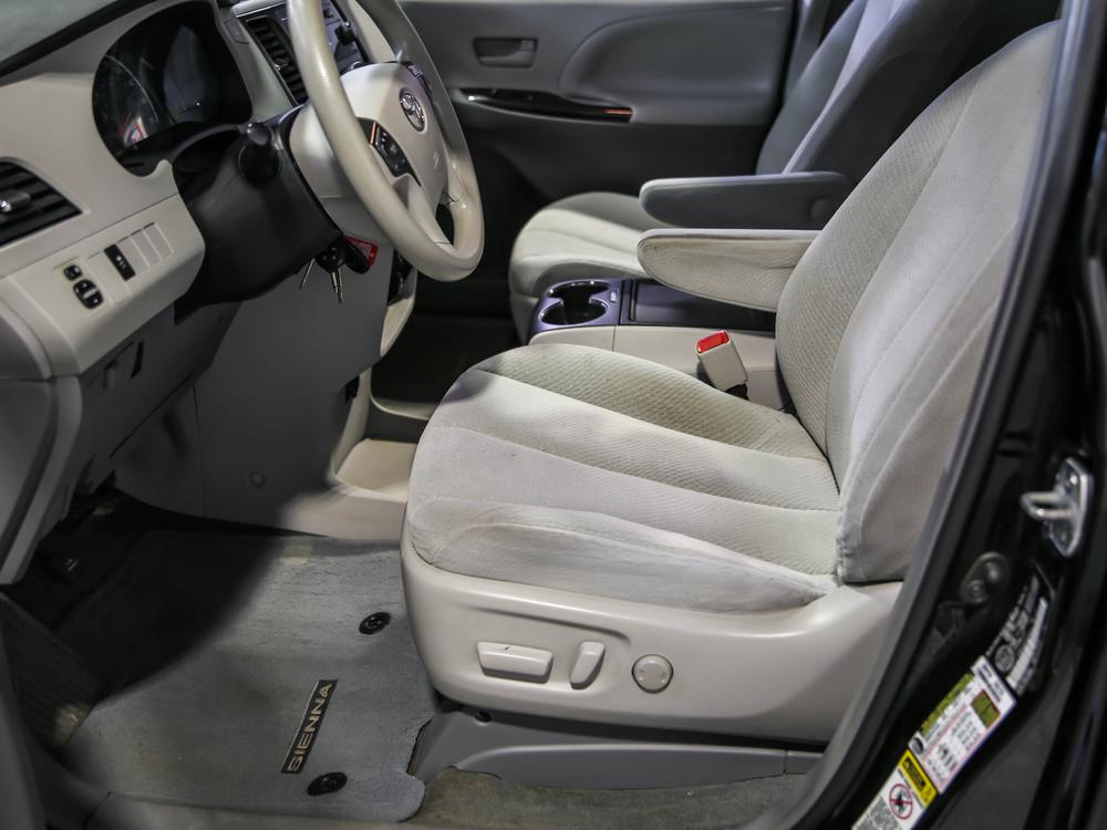 Toyota Sienna LE 2014 d’occasion à vendre - 16