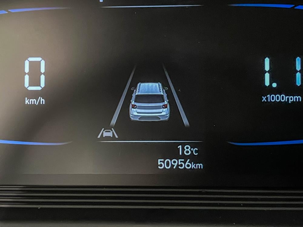 Hyundai Venue Essential / toit noir 2023 d’occasion à vendre - 17
