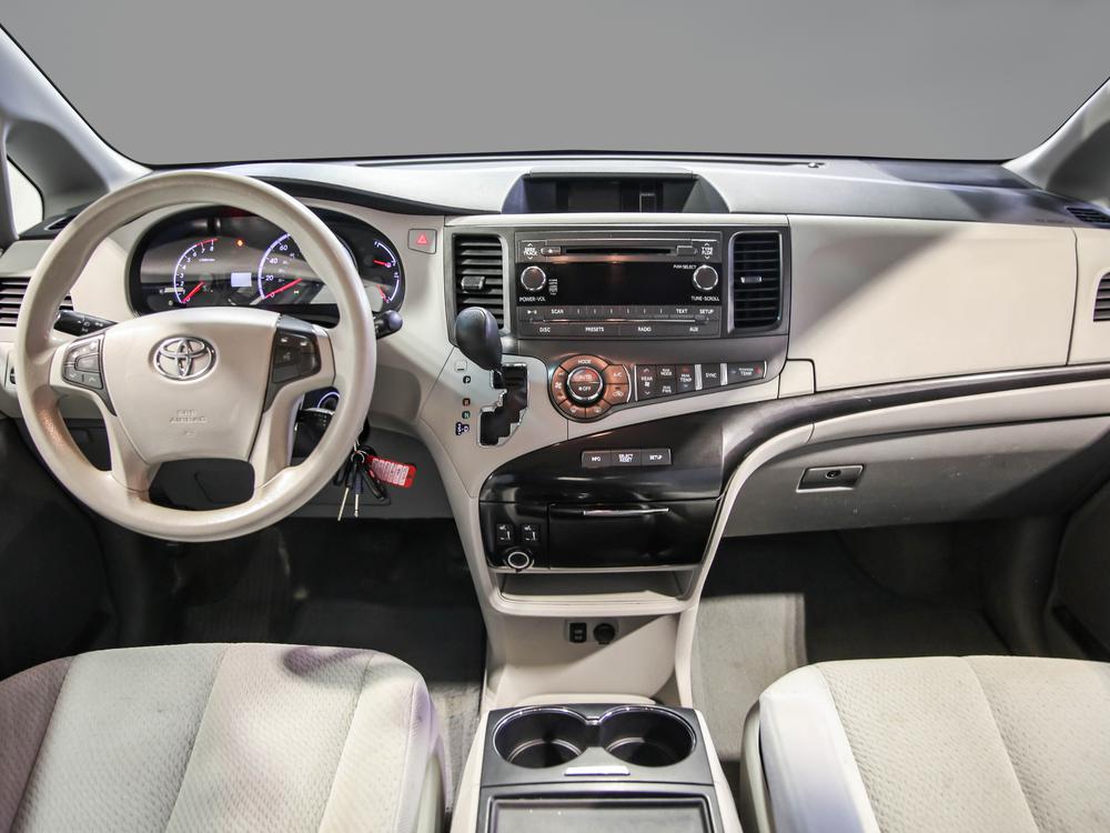 Toyota Sienna LE 2014 d’occasion à vendre - 24