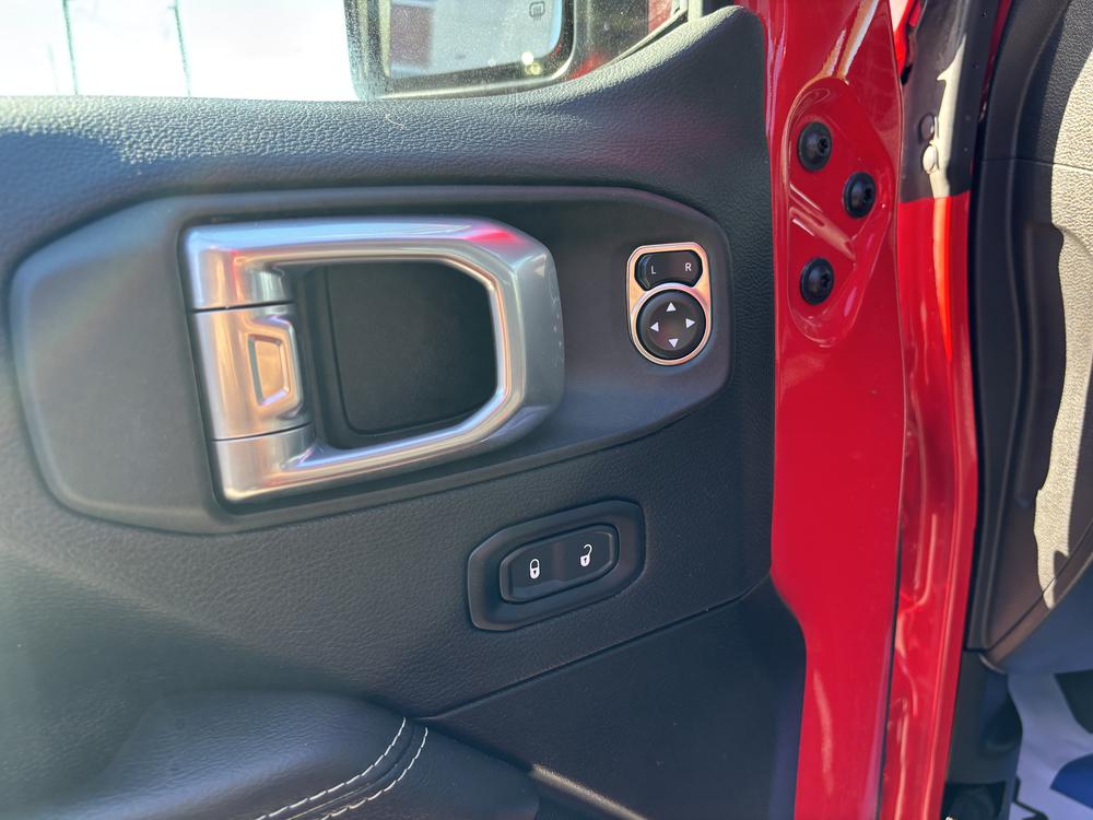 Jeep Wrangler SAHARA UNLIMITED 2023 d’occasion à vendre - 13