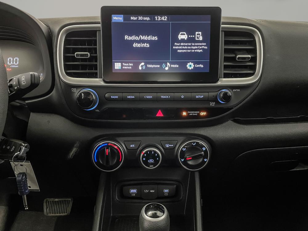 Hyundai Venue Essential / toit noir 2023 d’occasion à vendre - 18
