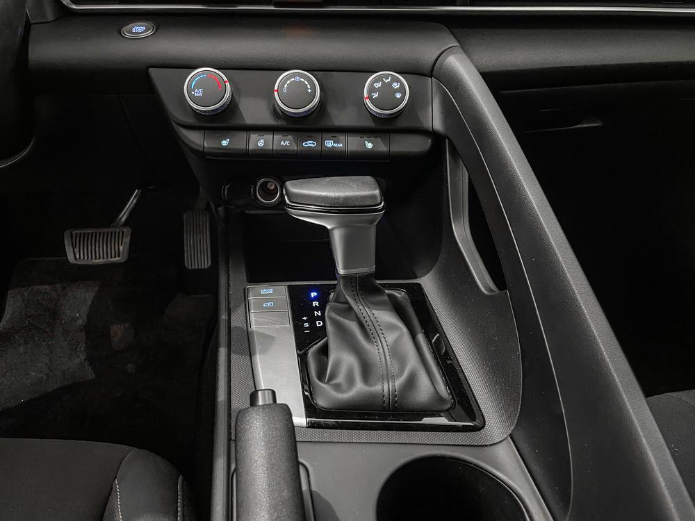 Hyundai Elantra 2023 Noir usage à vendre Hyundai Elantra 2023 Noir usage à vendre