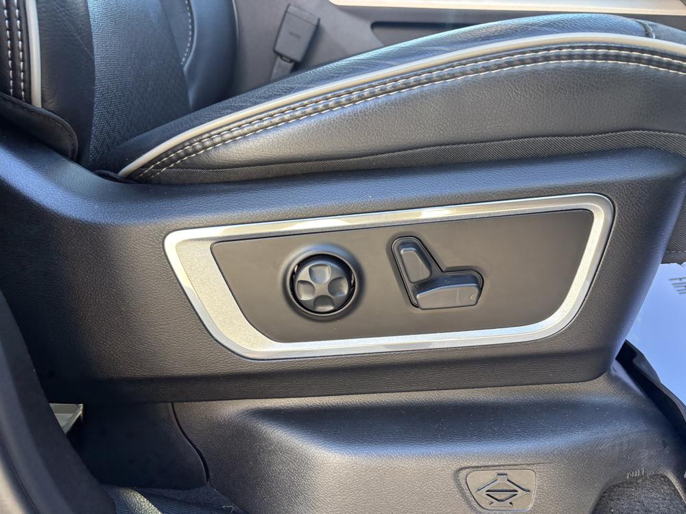 Ram 1500 2019 Noir usage à vendre Ram 1500 2019 Noir usage à vendre