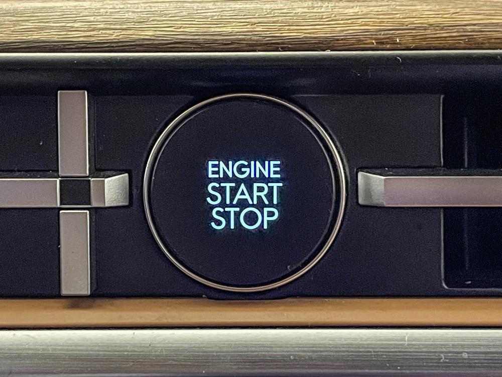 Hyundai Santa Fe 2024 Blanc usage à vendre Hyundai Santa Fe 2024 Blanc usage à vendre