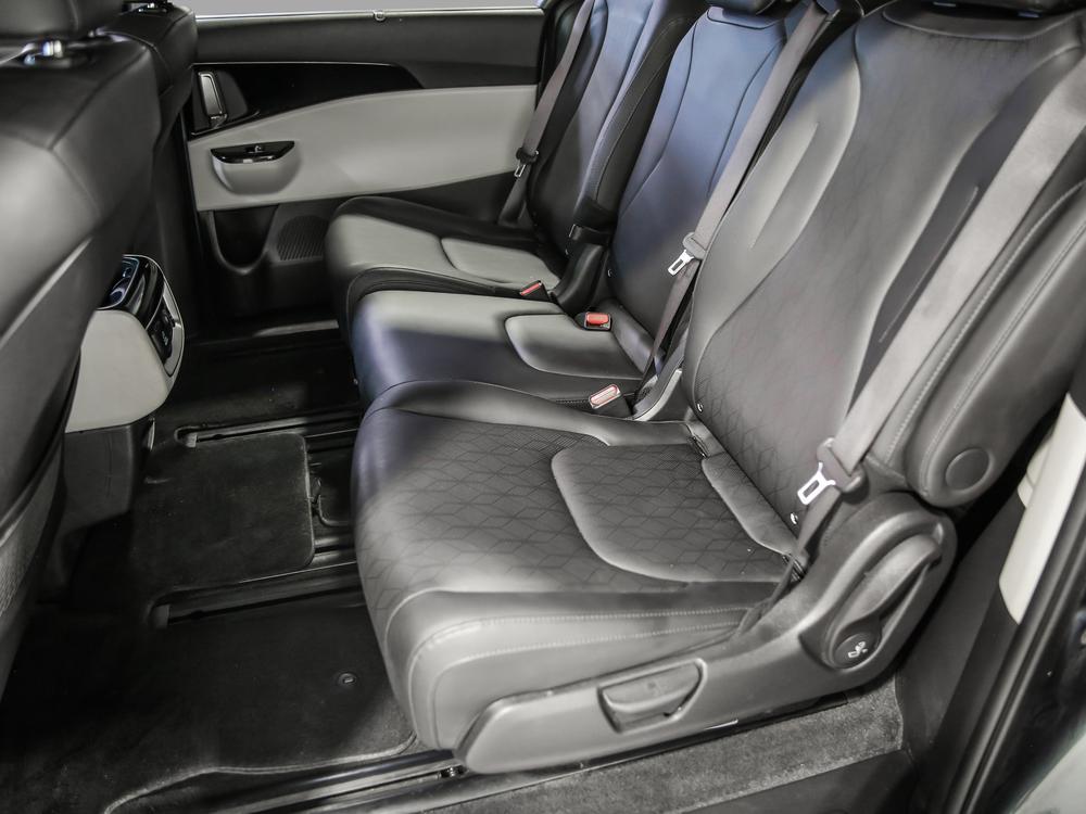Kia Carnival 2023 Bleu usage à vendre Kia Carnival 2023 Bleu usage à vendre
