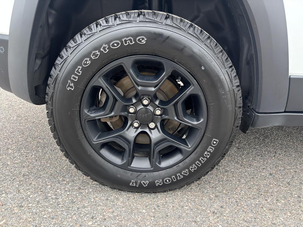 Jeep Cherokee Trailhawk 2023 d’occasion à vendre - 11