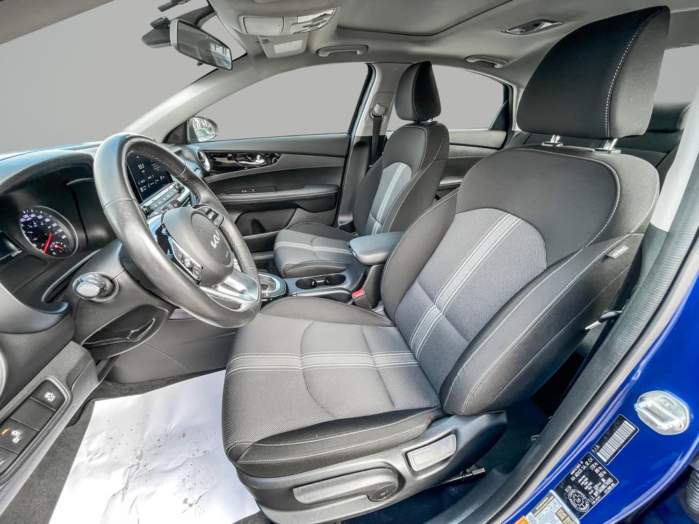 Kia Forte 2024 Bleu usage à vendre Kia Forte 2024 Bleu usage à vendre