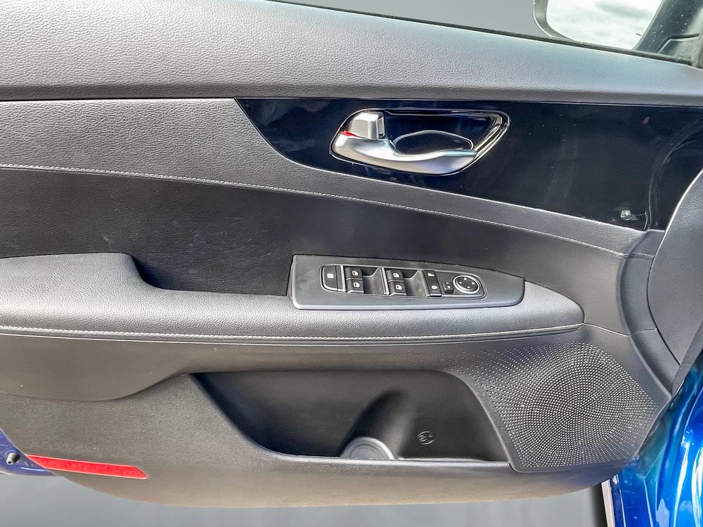 Kia Forte 2024 Bleu usage à vendre Kia Forte 2024 Bleu usage à vendre