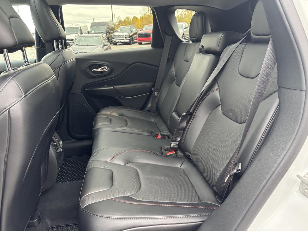 Jeep Cherokee Trailhawk 2023 d’occasion à vendre - 26