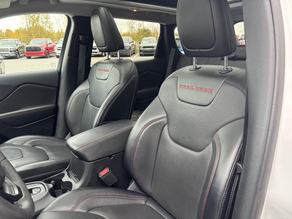 Jeep Cherokee Trailhawk 2023 d’occasion à vendre - 16