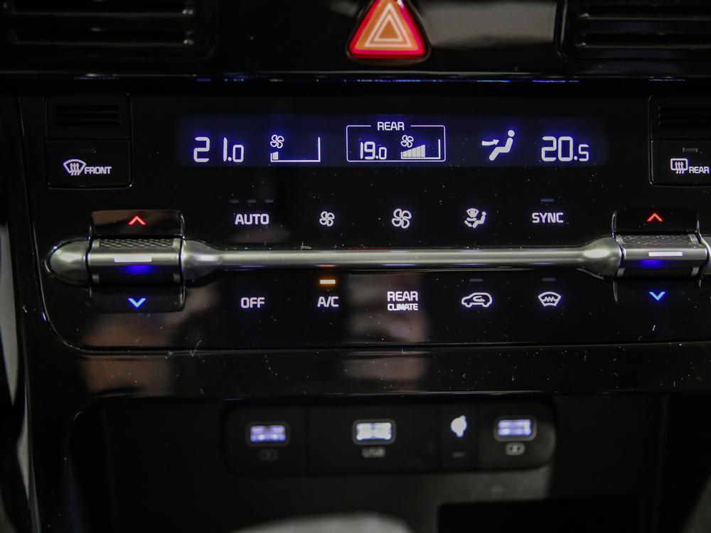 Kia Carnival 2023 Bleu usage à vendre Kia Carnival 2023 Bleu usage à vendre