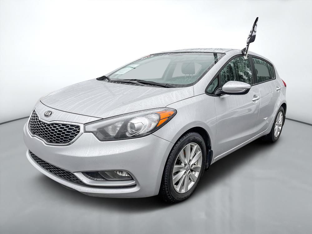 Kia Forte 5-Door 2016 Gris usage à vendre Kia Forte 5-Door 2016 Gris usage à vendre