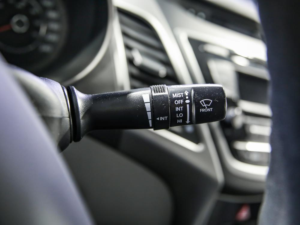 Hyundai Elantra L 2016 d’occasion à vendre - 21