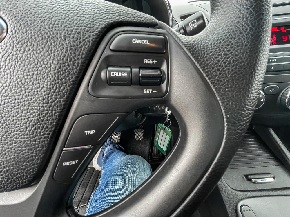 Kia Forte 5-Door 2016 Gris usage à vendre Kia Forte 5-Door 2016 Gris usage à vendre