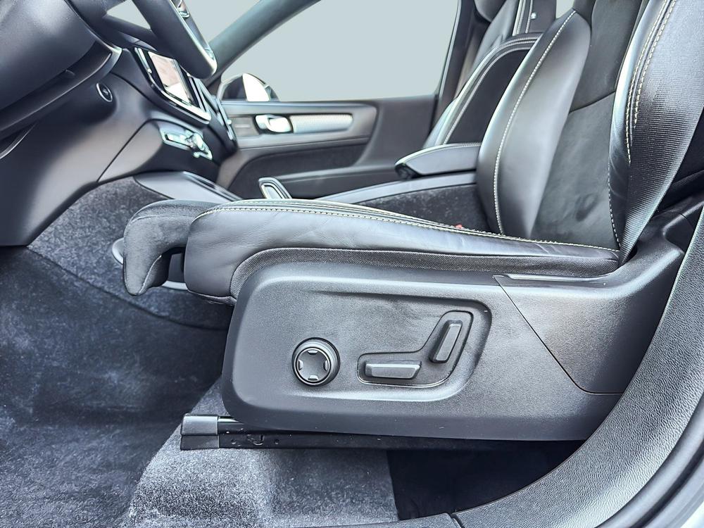 Volvo XC40 2022 Gris usage à vendre Volvo XC40 2022 Gris usage à vendre