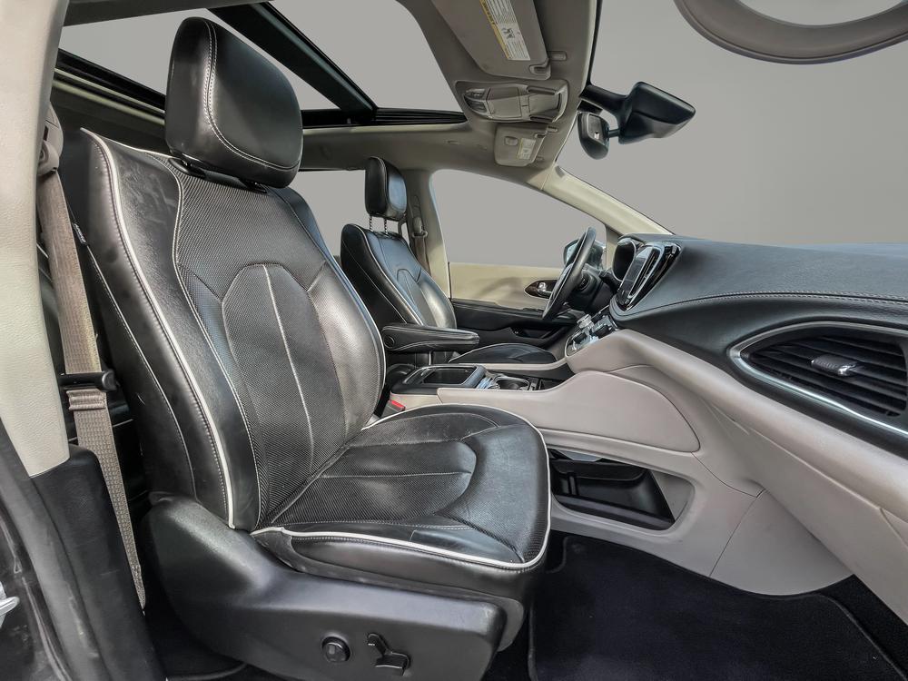 Chrysler Pacifica Hybrid 2022 Gris usage à vendre Chrysler Pacifica Hybrid 2022 Gris usage à vendre