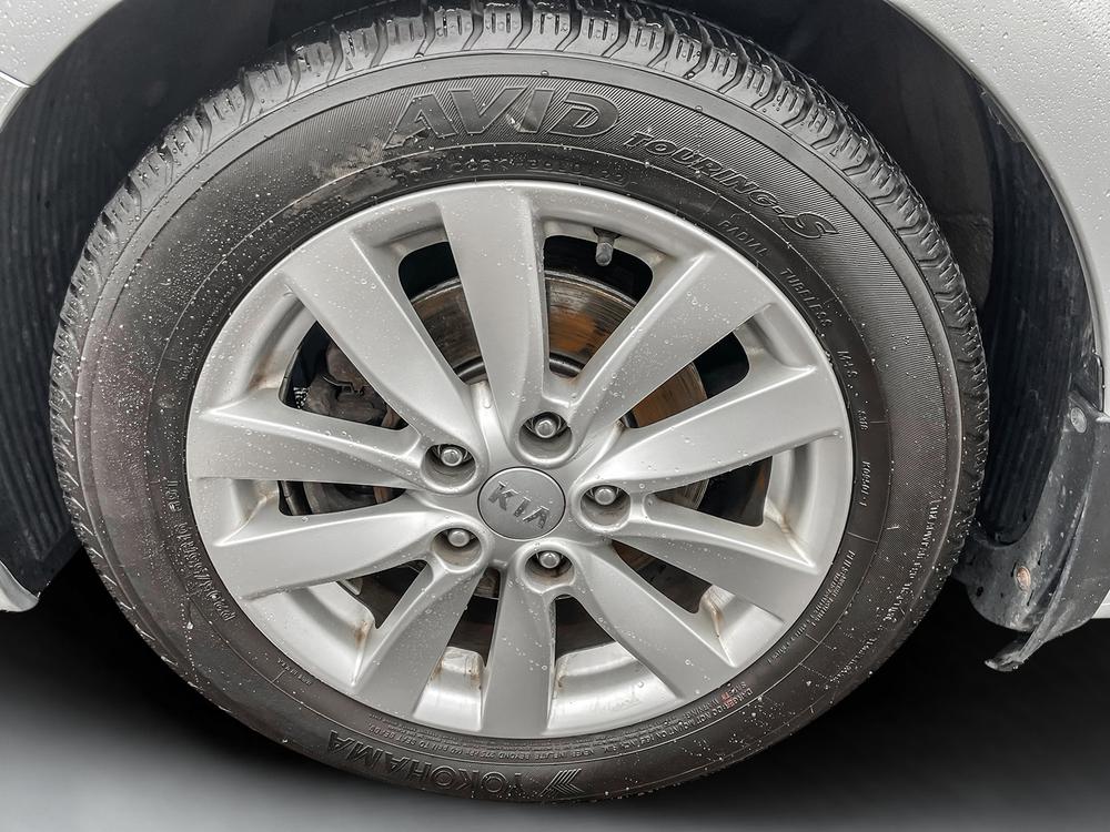 Kia Forte 5-Door 2016 Gris usage à vendre Kia Forte 5-Door 2016 Gris usage à vendre