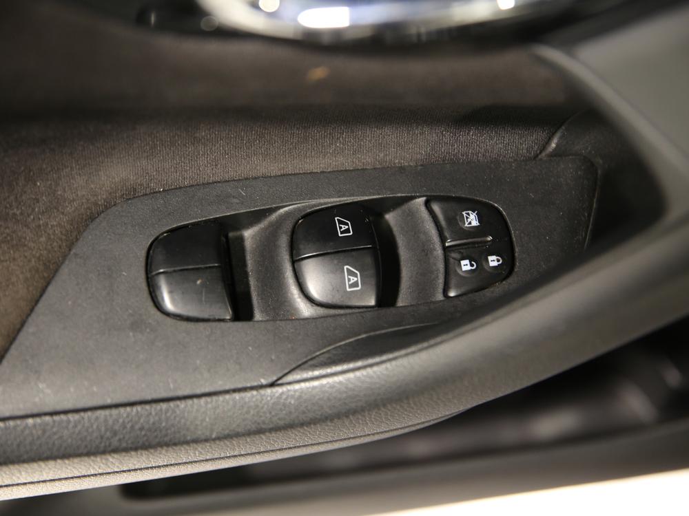Nissan Altima sv 2013 d’occasion à vendre - 17
