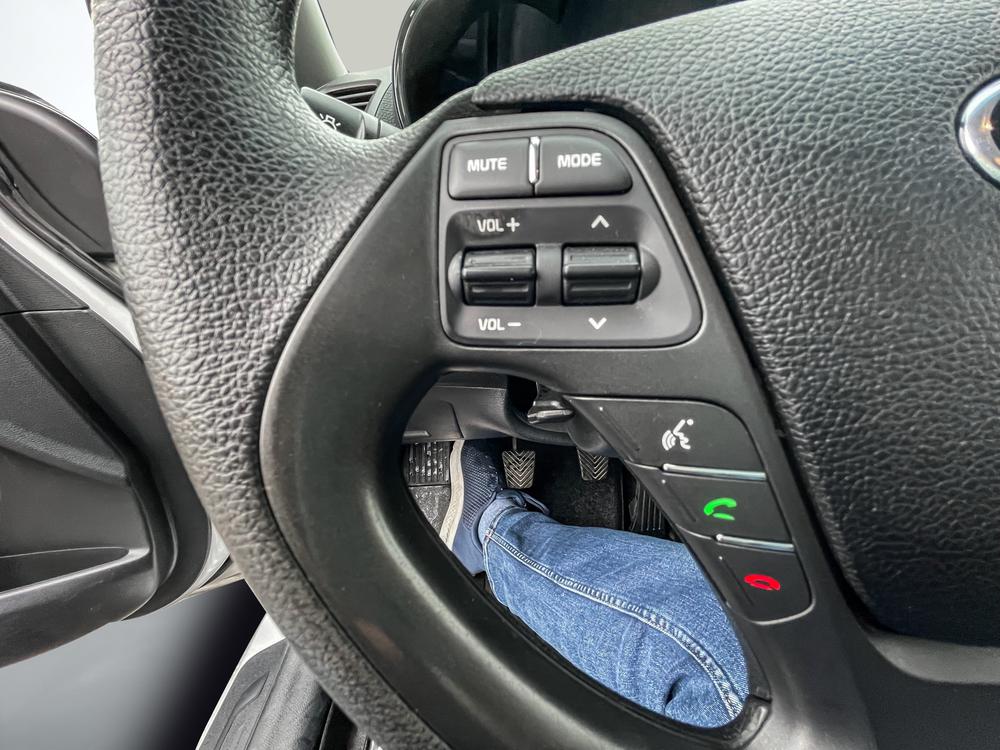 Kia Forte 5-Door 2016 Gris usage à vendre Kia Forte 5-Door 2016 Gris usage à vendre