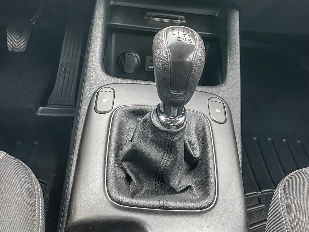 Kia Forte 5-Door 2016 Gris usage à vendre Kia Forte 5-Door 2016 Gris usage à vendre