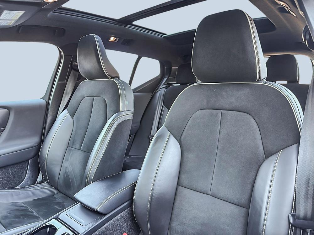 Volvo XC40 2022 Gris usage à vendre Volvo XC40 2022 Gris usage à vendre