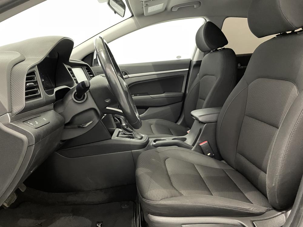 Hyundai Elantra Preferred 2020 d’occasion à vendre - 13
