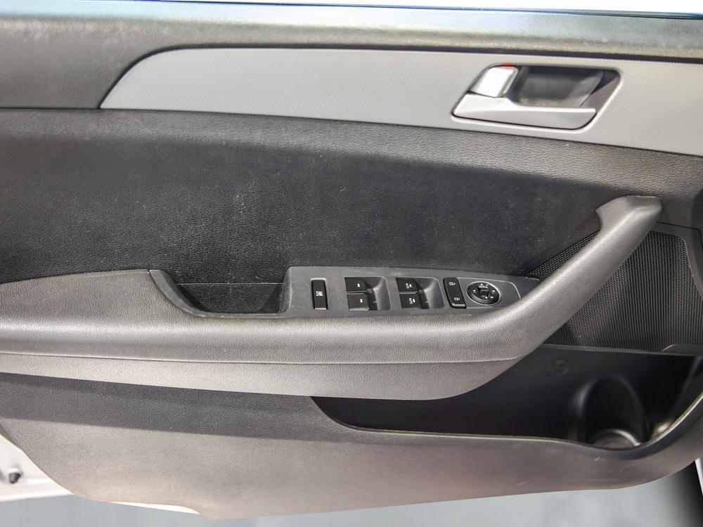 Hyundai Sonata GL 2016 d’occasion à vendre - 16