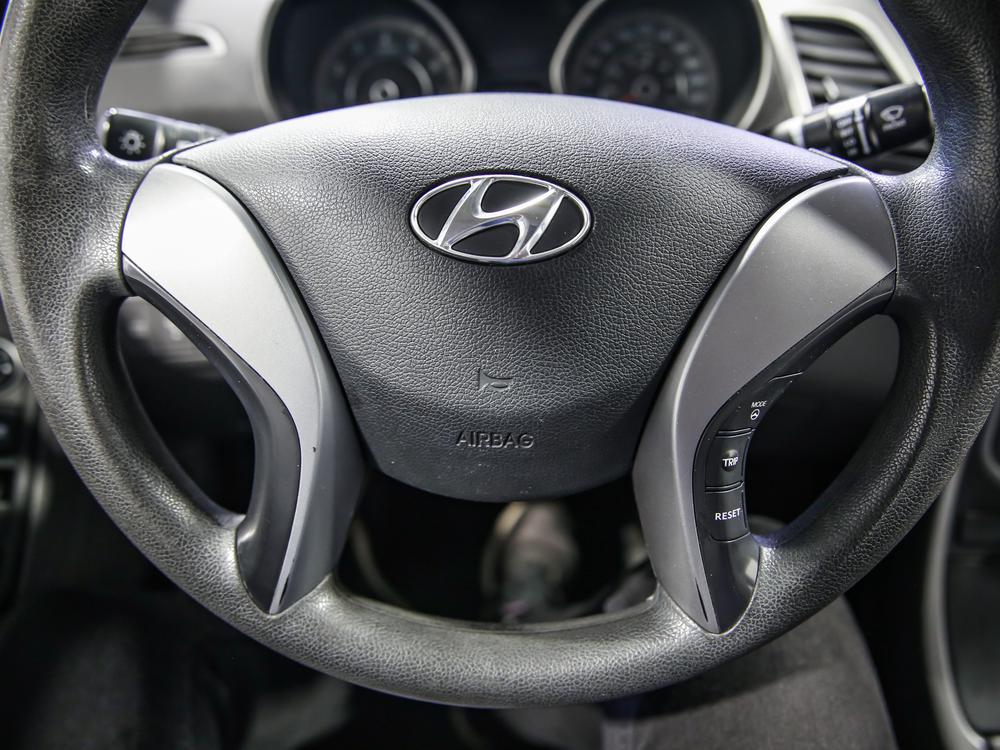 Hyundai Elantra L 2016 d’occasion à vendre - 17