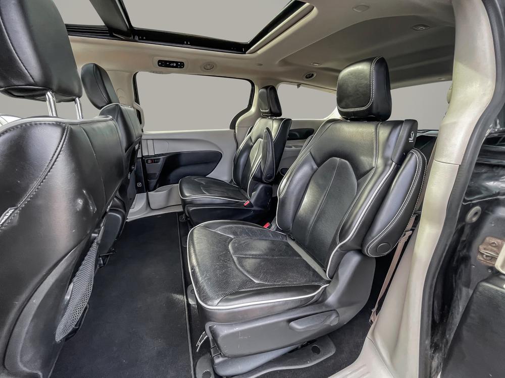 Chrysler Pacifica Hybrid 2022 Gris usage à vendre Chrysler Pacifica Hybrid 2022 Gris usage à vendre