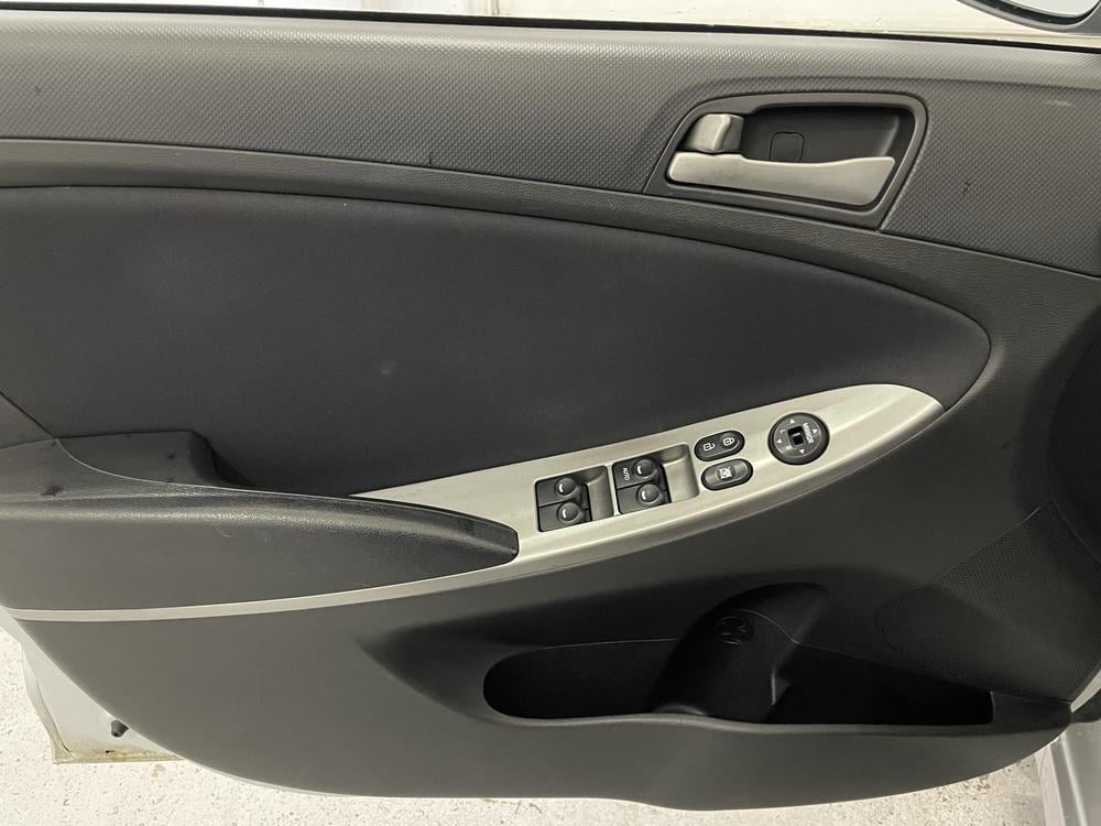 Hyundai Accent SE 2017 d’occasion à vendre - 12