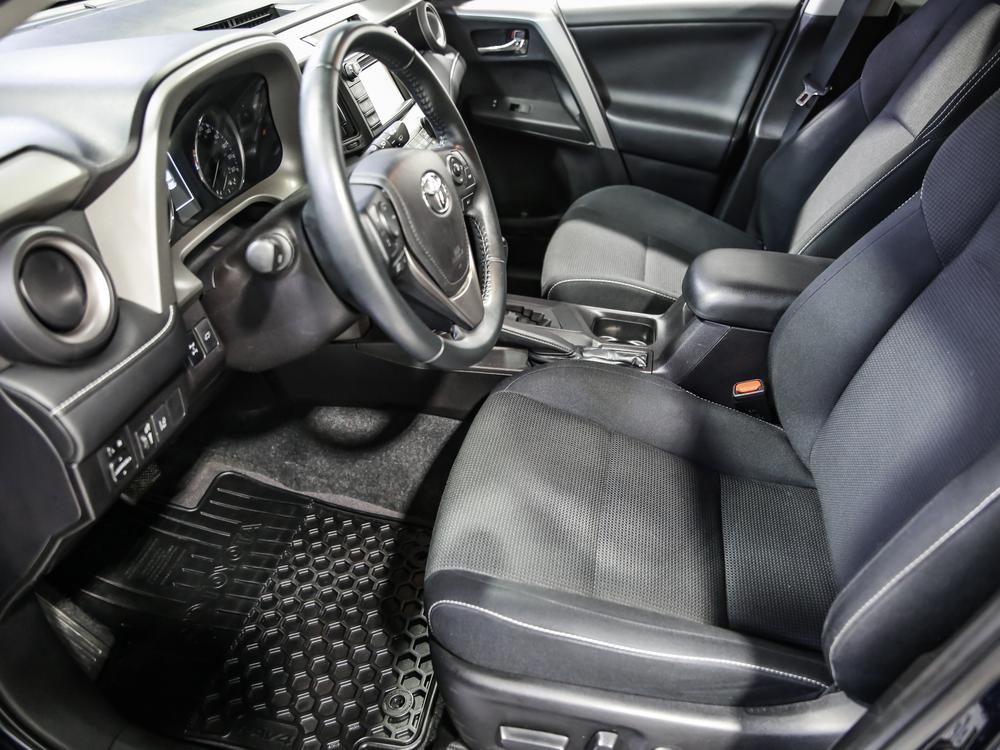 Toyota RAV4 XLE AWD 2017 d’occasion à vendre - 18