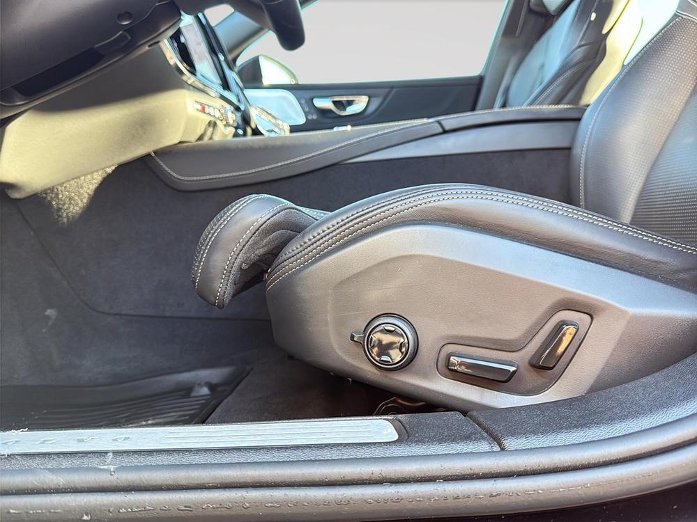 Volvo S60 hybride rechargeable T8 ULTRA BLACK EDITION // POLESTAR 2025 d’occasion à vendre - 14