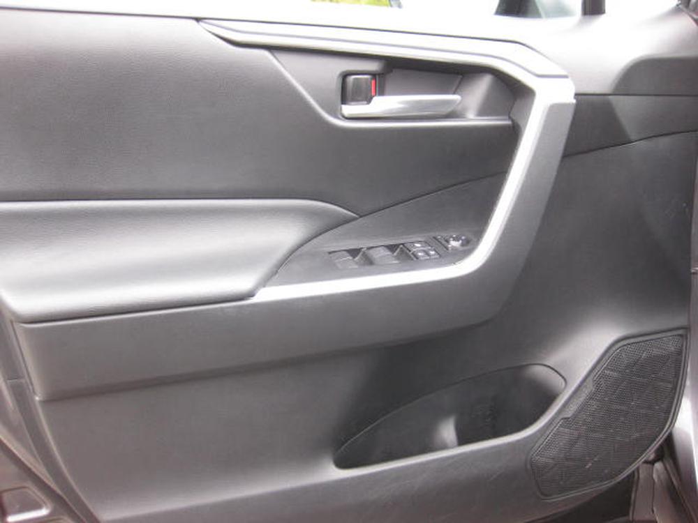 Toyota RAV4 XLE 2021 d’occasion à vendre - 9
