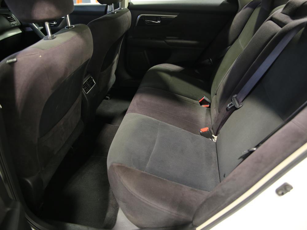 Nissan Altima sv 2013 d’occasion à vendre - 31