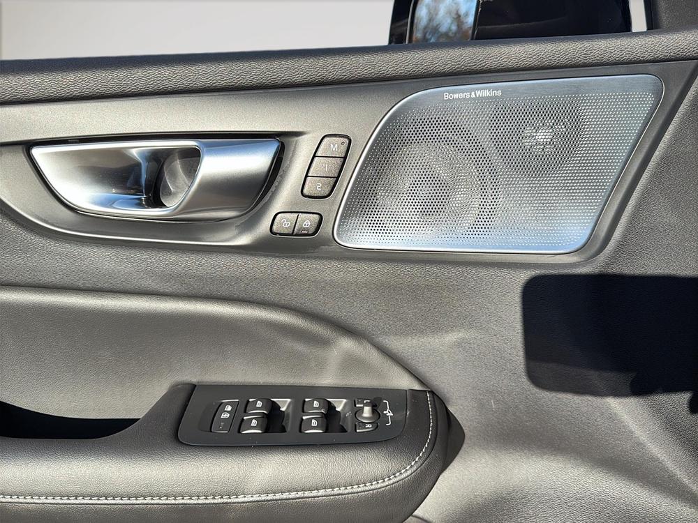 Volvo S60 hybride rechargeable T8 ULTRA BLACK EDITION // POLESTAR 2025 d’occasion à vendre - 17