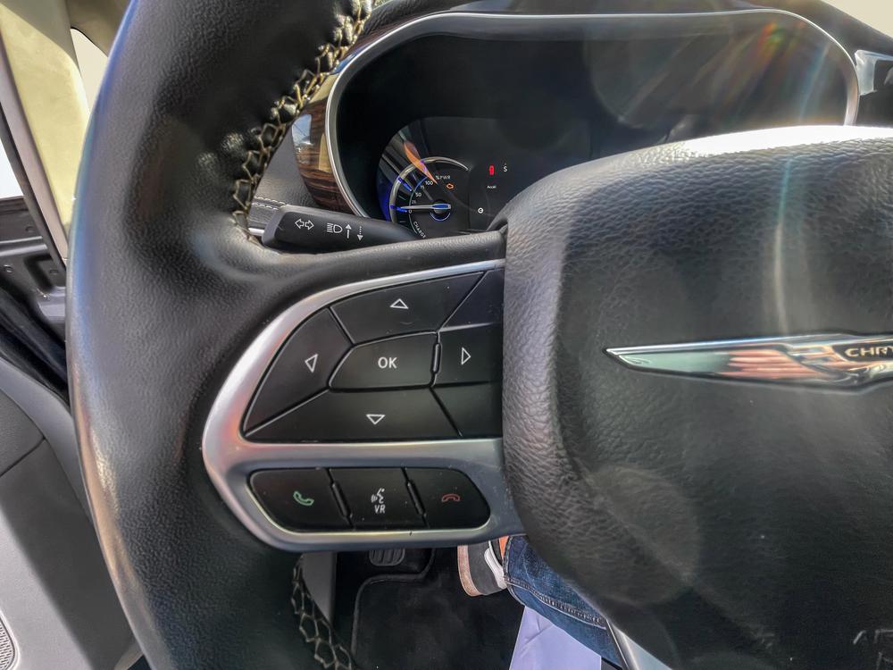 Chrysler Pacifica Hybrid 2022 Gris usage à vendre Chrysler Pacifica Hybrid 2022 Gris usage à vendre