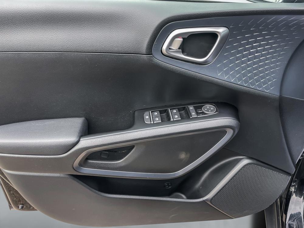 Kia Soul 2023 Noir usage à vendre Kia Soul 2023 Noir usage à vendre