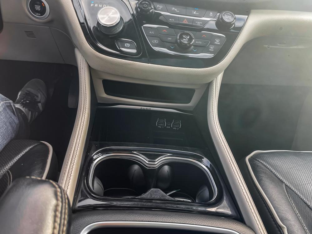 Chrysler Pacifica Hybrid 2022 Gris usage à vendre Chrysler Pacifica Hybrid 2022 Gris usage à vendre